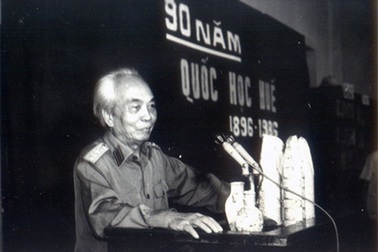 Đại tướng Võ Nguyên Giáp với Trường Quốc học Huế