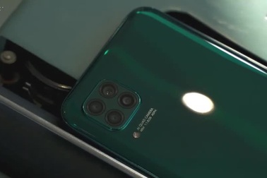 Thực tế chiếc smartphone tầm trung Huawei P40 Lite