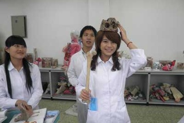 Rộ tin đồn sinh viên y khoa “chơi” với xương người