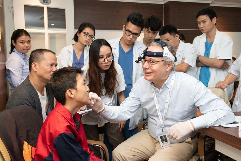 Phẫu thuật miễn phí cho người dị tật bẩm sinh và di chứng sau chấn thương - 2 Phẫu thuật miễn phí cho người dị tật bẩm sinh và di chứng sau chấn thương - 2