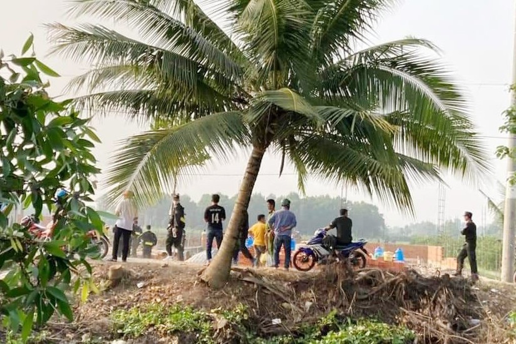 Cảnh sát tung chó nghiệp vụ vây bắt nghi phạm giết nữ nhân viên quán cà phê - 1 Cảnh sát tung chó nghiệp vụ vây bắt nghi phạm giết nữ nhân viên quán cà phê - 1
