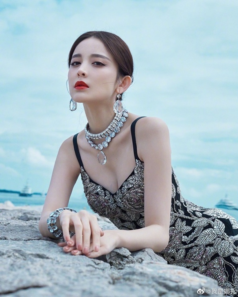Cổ Lực Na Trát: Mỹ nhân Tân Cương diễn xuất nhạt nhoà, đời tư ồn ào - 1 Cổ Lực Na Trát: Mỹ nhân Tân Cương diễn xuất nhạt nhoà, đời tư ồn ào - 1