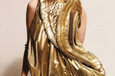 Dương Thiên Hoa “mơ” làm Bond Girl