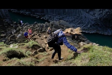 Cột đá kỳ lạ tại Iceland