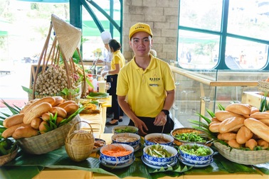 Xách ba lô lên và “ăn cả Tây Ninh” thôi