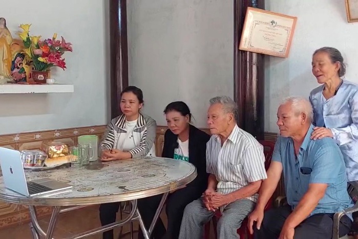 Cha già 87 tuổi ở Quảng Bình bật khóc khi tìm được con trai thất lạc 43 năm - 1