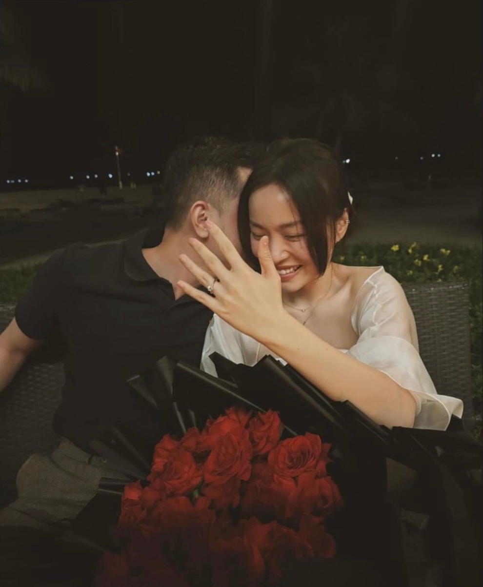 Chuyện tình 6 năm ngọt ngào của chàng cơ trưởng trẻ nhất Việt Nam - 7 Chuyện tình 6 năm ngọt ngào của chàng cơ trưởng trẻ nhất Việt Nam - 7