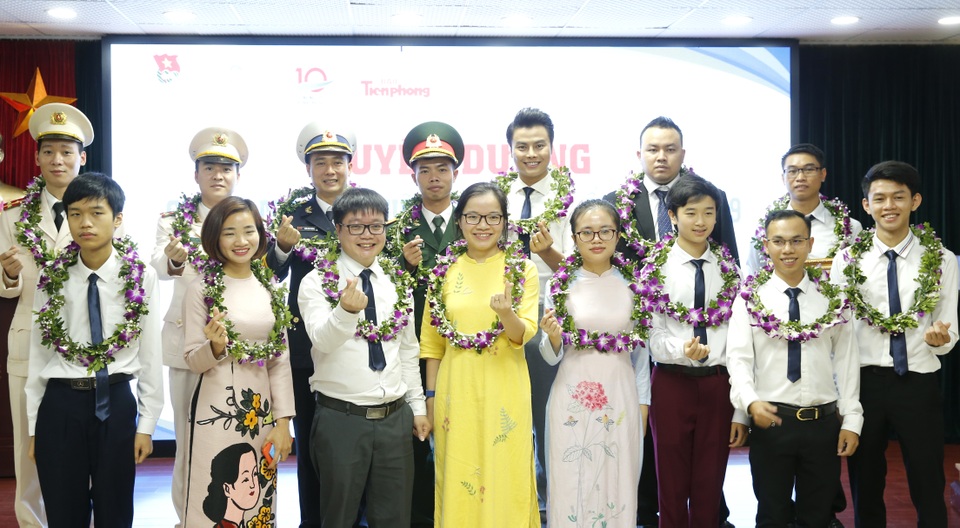 Các Gương mặt trẻ VN tiêu biểu 2019 quyên góp 100 triệu đồng chống Covid-19 - 3 Các Gương mặt trẻ VN tiêu biểu 2019 quyên góp 100 triệu đồng chống Covid-19 - 3