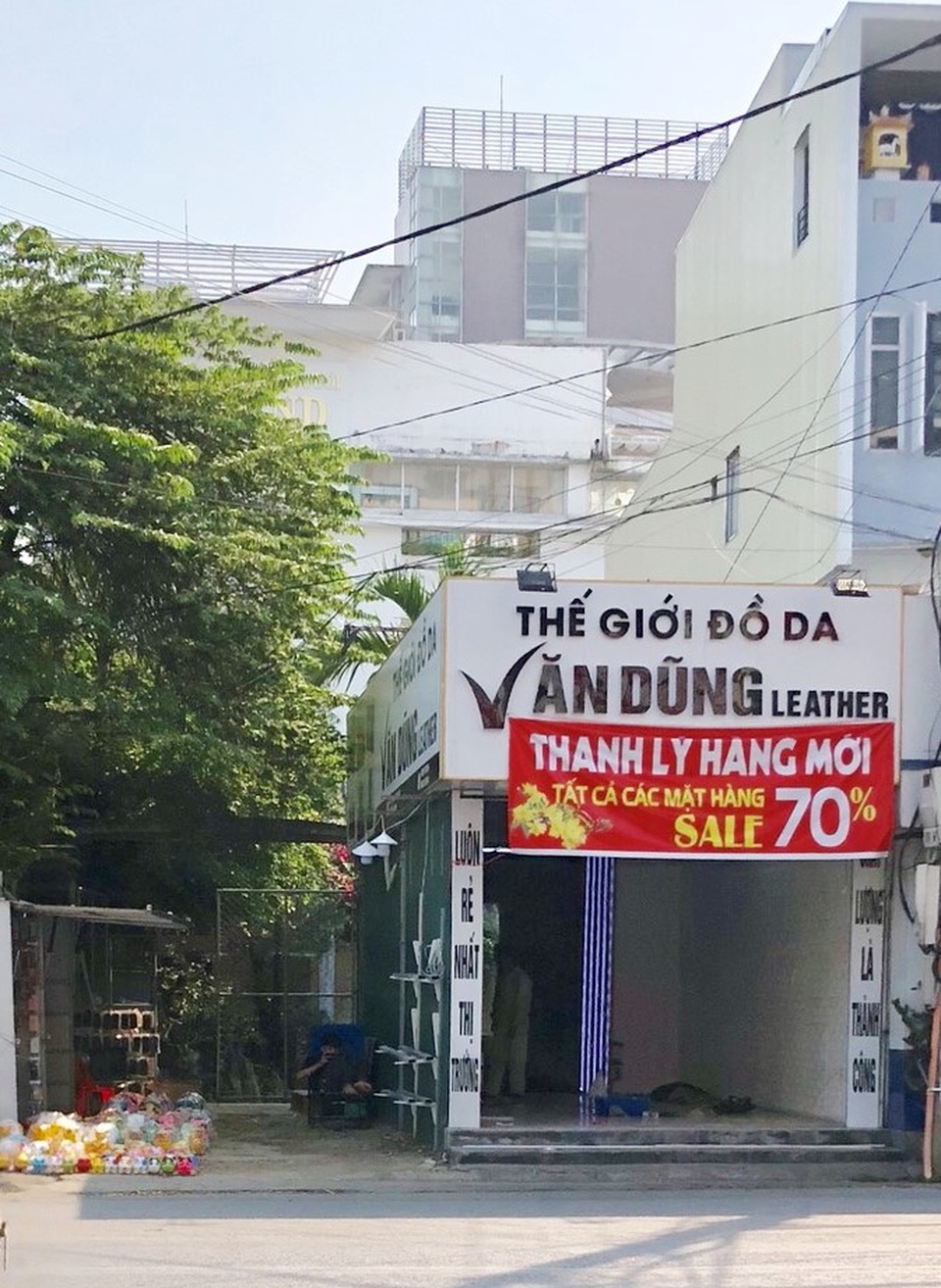 Chủ nhà tự nguyện tháo dỡ công trình sai phạm cứng đầu bậc nhất TP Huế - 4 Chủ nhà tự nguyện tháo dỡ công trình sai phạm cứng đầu bậc nhất TP Huế - 4