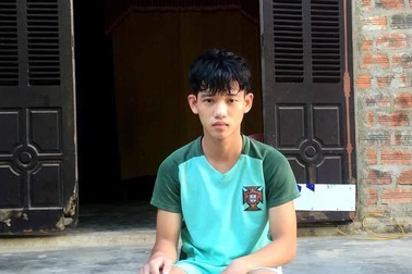 Biểu dương nam sinh lớp 10 dũng cảm lao xuống sông cứu người