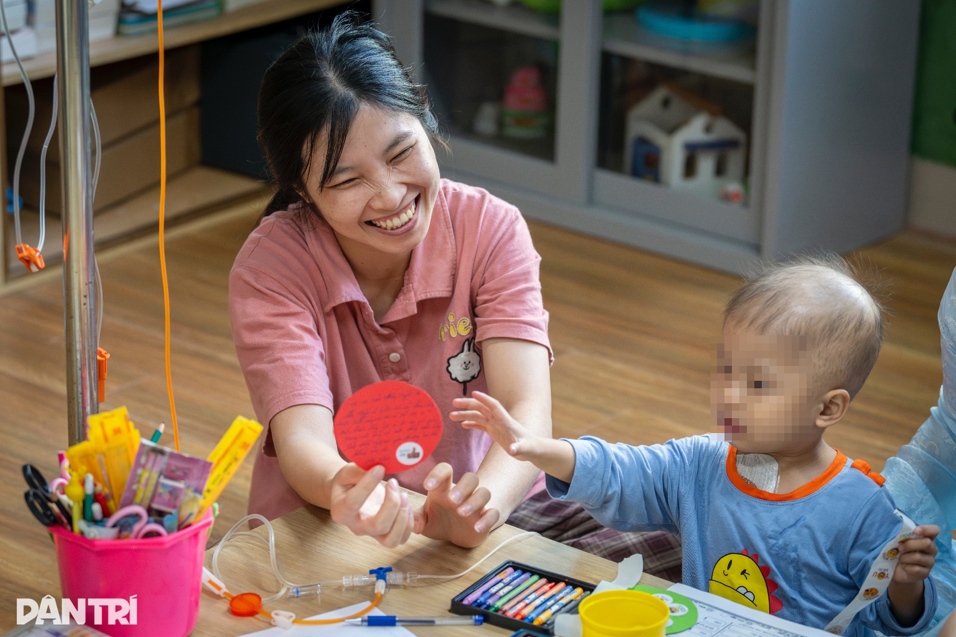 Lớp học đặc biệt gieo niềm tin sống cho bệnh nhi ung thư - 6 Lớp học đặc biệt gieo niềm tin sống cho bệnh nhi ung thư - 6