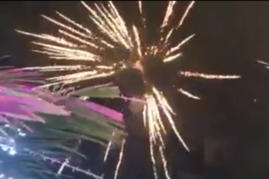 Bắn pháo hoa trong đám cưới con gái đại gia?