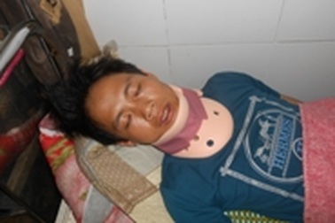 Trưởng, phó công an xã bị tố đánh người tàn bạo