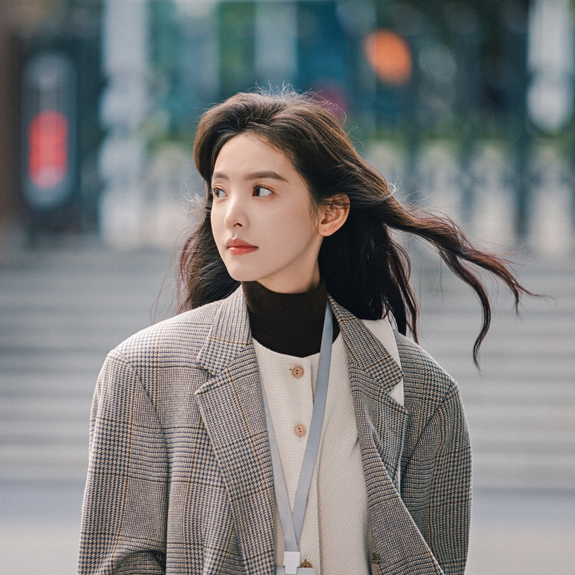 Mười phút để có mái tóc bồng bềnh như Chương Nhược Nam phim Khó dỗ dành - 1 Mười phút để có mái tóc bồng bềnh như Chương Nhược Nam phim Khó dỗ dành - 1