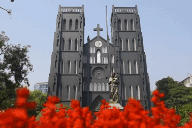 Sự thật về diện mạo "lạ", nhiều người "chê tơi tả" của Nhà thờ Lớn Hà Nội