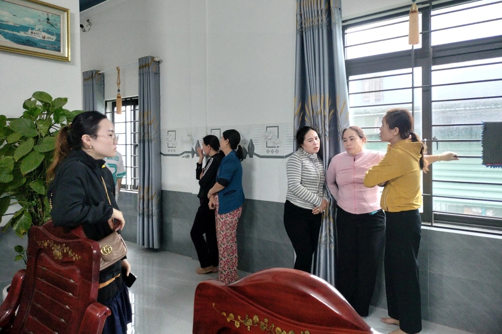Vụ 13 ngư dân mất tích: Vợ ngóng chồng, con ngóng cha - 3 Vụ 13 ngư dân mất tích: Vợ ngóng chồng, con ngóng cha - 3