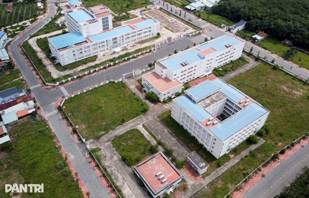 TPHCM đề xuất sửa chữa 2 bệnh viện trăm tỷ bỏ hoang - 2 TPHCM đề xuất sửa chữa 2 bệnh viện trăm tỷ bỏ hoang - 2