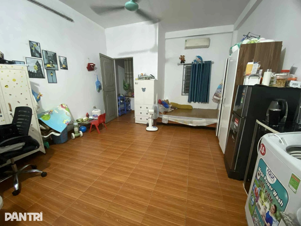 Vợ chồng làm 2 việc cùng lúc, bám trụ Hà Nội 10 năm vẫn không mua nổi nhà - 1 Vợ chồng làm 2 việc cùng lúc, bám trụ Hà Nội 10 năm vẫn không mua nổi nhà - 1