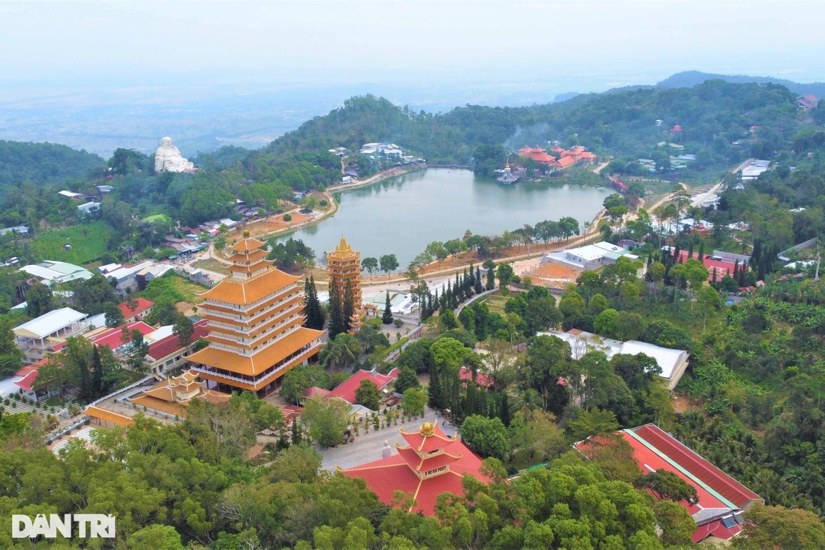 Chở khách vượt ngọn núi cao nhất miền Tây, kiếm tiền triệu mỗi ngày - 1 Chở khách vượt ngọn núi cao nhất miền Tây, kiếm tiền triệu mỗi ngày - 1