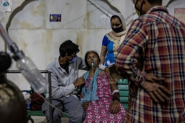 "Phao cứu sinh" quý hơn vàng của Ấn Độ trong cơn bão Covid-19