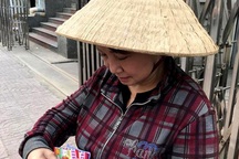 Phận đời cay đắng, lay lắt của người phụ nữ dành cả tuổi thanh xuân đi đòi đất!