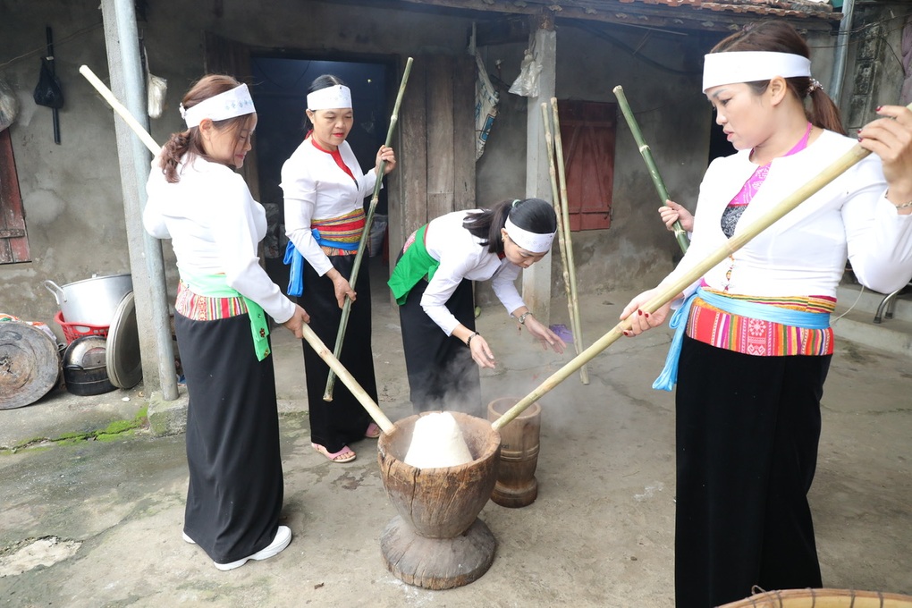 Độc đáo lễ mừng cơm mới của người Mường ở cố đô Hoa Lư - 3 Độc đáo lễ mừng cơm mới của người Mường ở cố đô Hoa Lư - 3