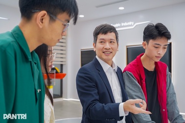 60 lần "thử - sai" và hành trình đưa tên Việt lên tạp chí AI hàng đầu thế giới