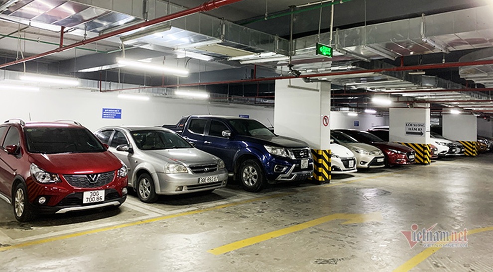 Vì sao đỗ ô tô trong hầm, bãi gửi xe luôn phải quay đầu ra ngoài? - 4 Vì sao đỗ ô tô trong hầm, bãi gửi xe luôn phải quay đầu ra ngoài? - 4
