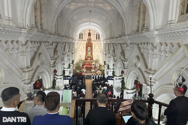 Đêm Giáng sinh tuyệt đẹp tại nhà thờ Kẻ Sét 112 năm tuổi