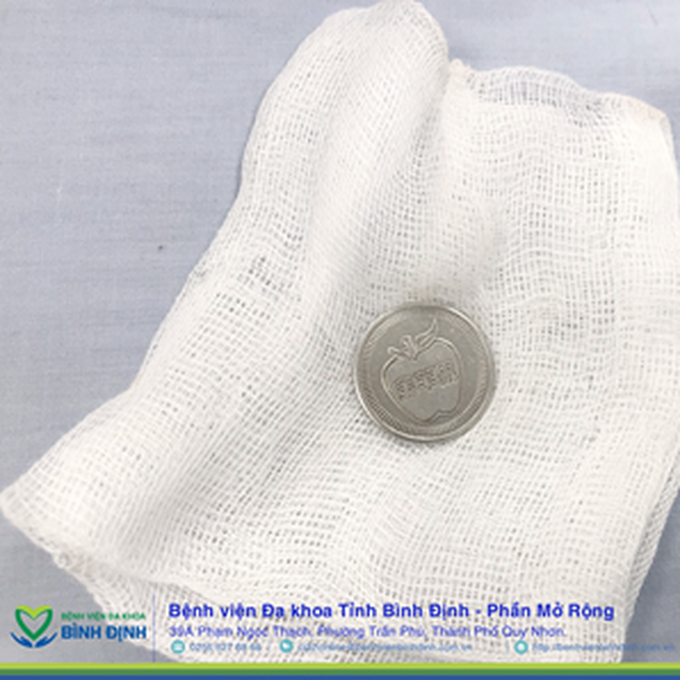 Trẻ 3 tuổi bị đồng xu mắc kẹt ở thực quản - Ảnh 1. Trẻ 3 tuổi bị đồng xu mắc kẹt ở thực quản - Ảnh 1.