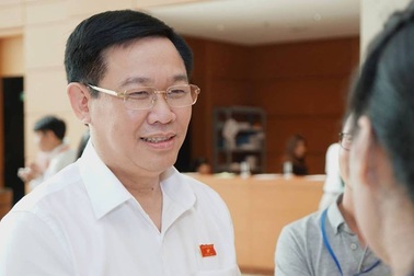 Phó Thủ tướng Vương Đình Huệ lần đầu trả lời chất vấn trước Quốc hội
