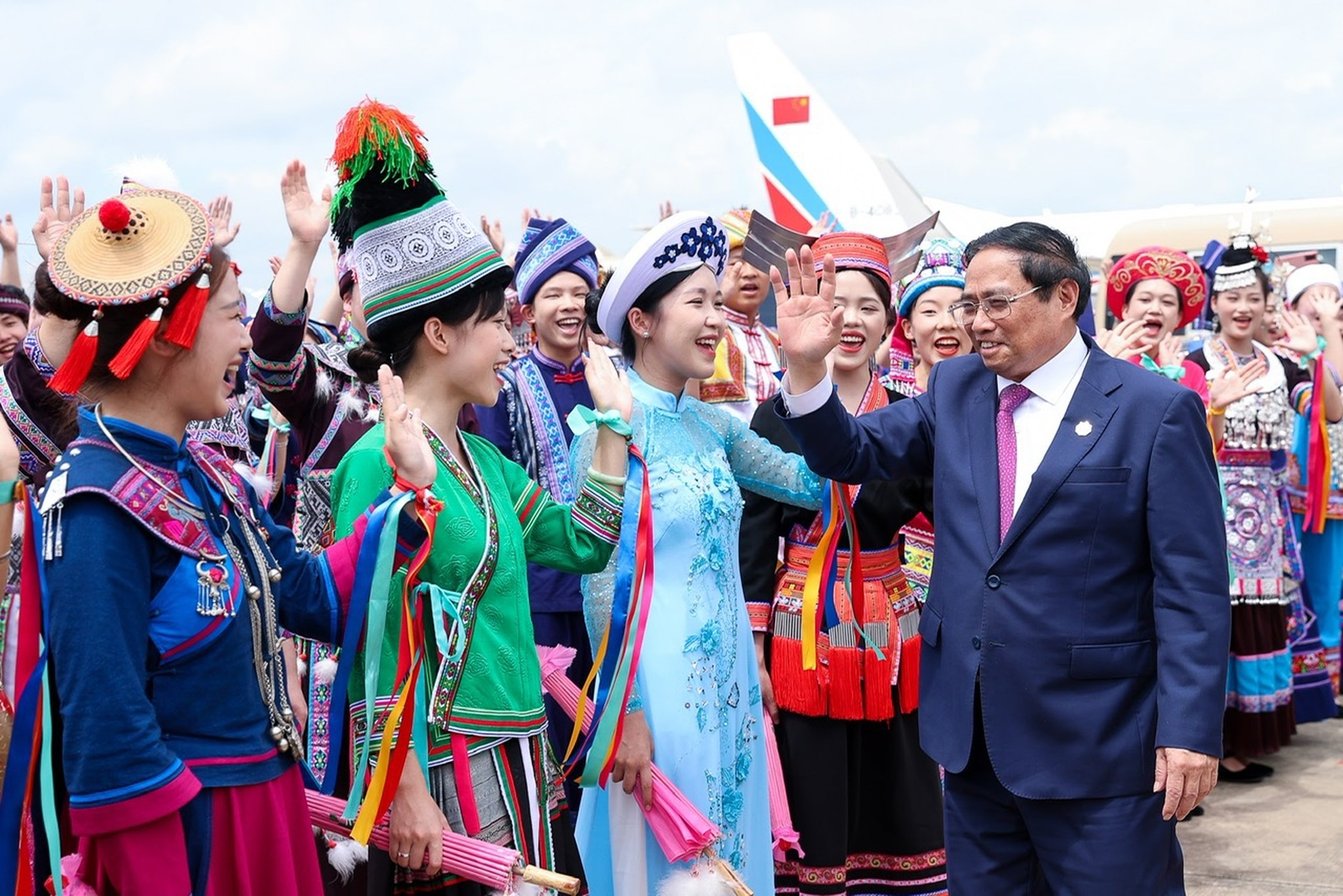 Doanh nghiệp Việt - Trung tha thiết mời Thủ tướng ghé thăm gian hàng - 15 Doanh nghiệp Việt - Trung tha thiết mời Thủ tướng ghé thăm gian hàng - 15