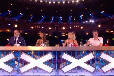 Cặp đôi vũ công “đũa lệch” gây sửng sốt