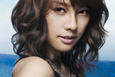 Lee Hyori gợi cảm và trẻ trung trong album mới