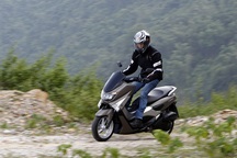 Thị trường xe máy Việt Nam dồn dập đón sản phẩm mới