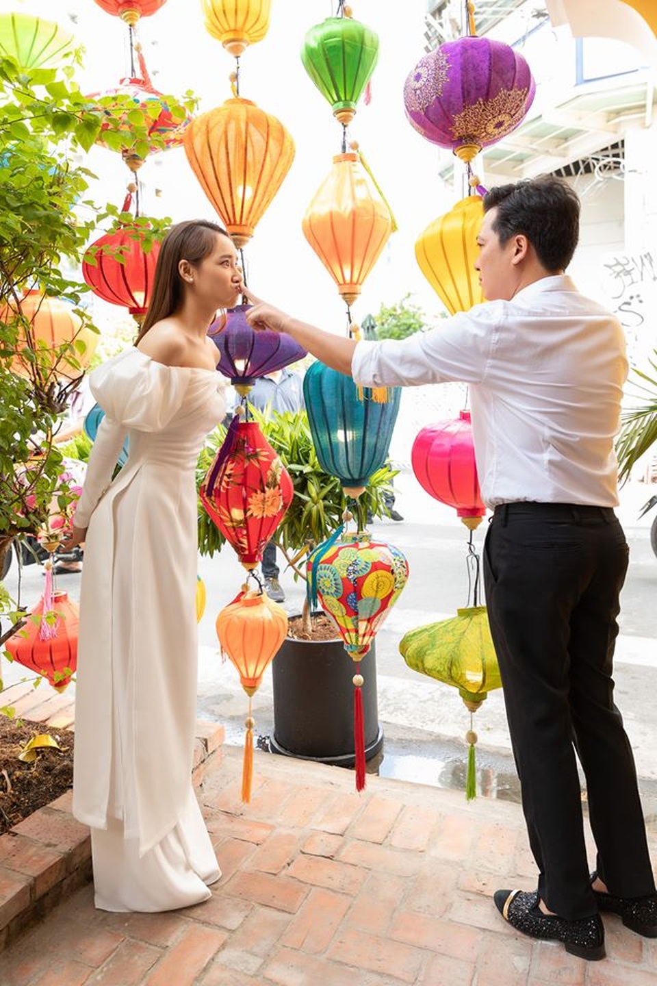 Nhã Phương thường xuyên “tỏ tình” mùi mẫn với ông xã Trường Giang - 2 Nhã Phương thường xuyên “tỏ tình” mùi mẫn với ông xã Trường Giang - 2