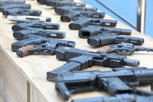 Thành phố Mỹ thu vũ khí từ tội phạm tặng cho Ukraine