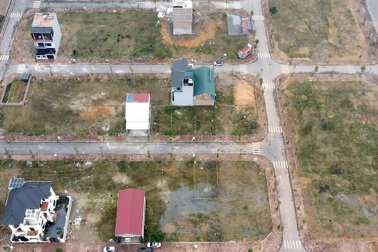 Sau chung cư, giá rao bán đất nền ở Hà Nội lại "nhảy múa"