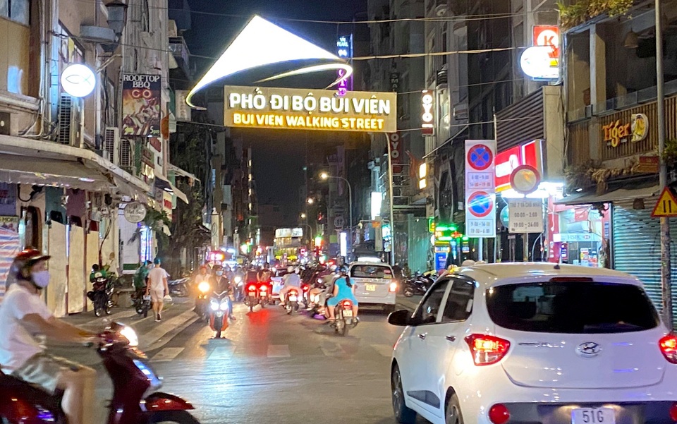 Truy tìm đối tượng tung tin cách ly toàn bộ công an phường - 1 Truy tìm đối tượng tung tin cách ly toàn bộ công an phường - 1