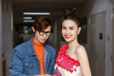 Stylist kể chuyện chuẩn bị đồ "nước rút" cho Đông Nhi diễn giao thừa VTV