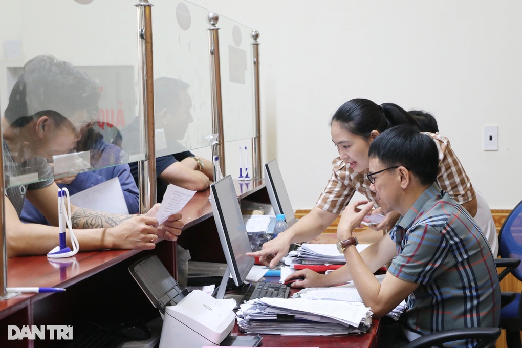 Chấn chỉnh việc dừng tiếp nhận hồ sơ thủ tục hành chính - 1 Chấn chỉnh việc dừng tiếp nhận hồ sơ thủ tục hành chính