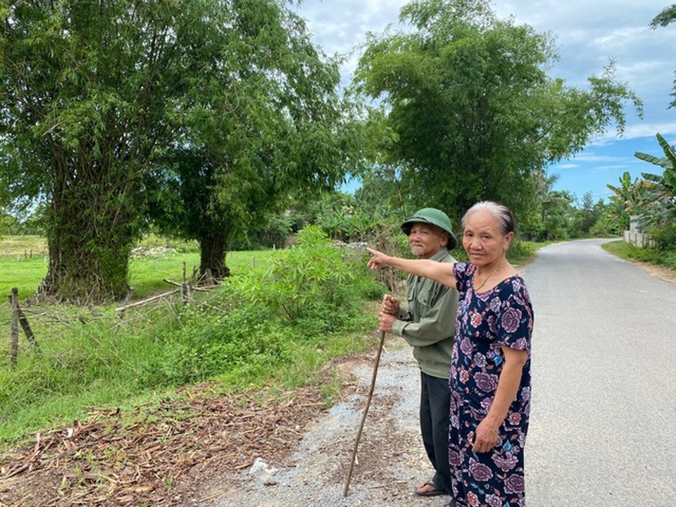 Vụ dân cả thập kỷ chờ xã trả đất: Cán bộ bỏ tiền túi nộp thuế đất cho dân - 1 Vụ dân cả thập kỷ chờ xã trả đất: Cán bộ bỏ tiền túi nộp thuế đất cho dân - 1