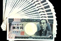 TPHCM: Mua ve chai, được “kho báu” bạc tỷ trong chiếc loa cũ