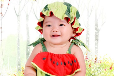 Bé “dưa hấu” đứng đầu Top 3 sao nhí