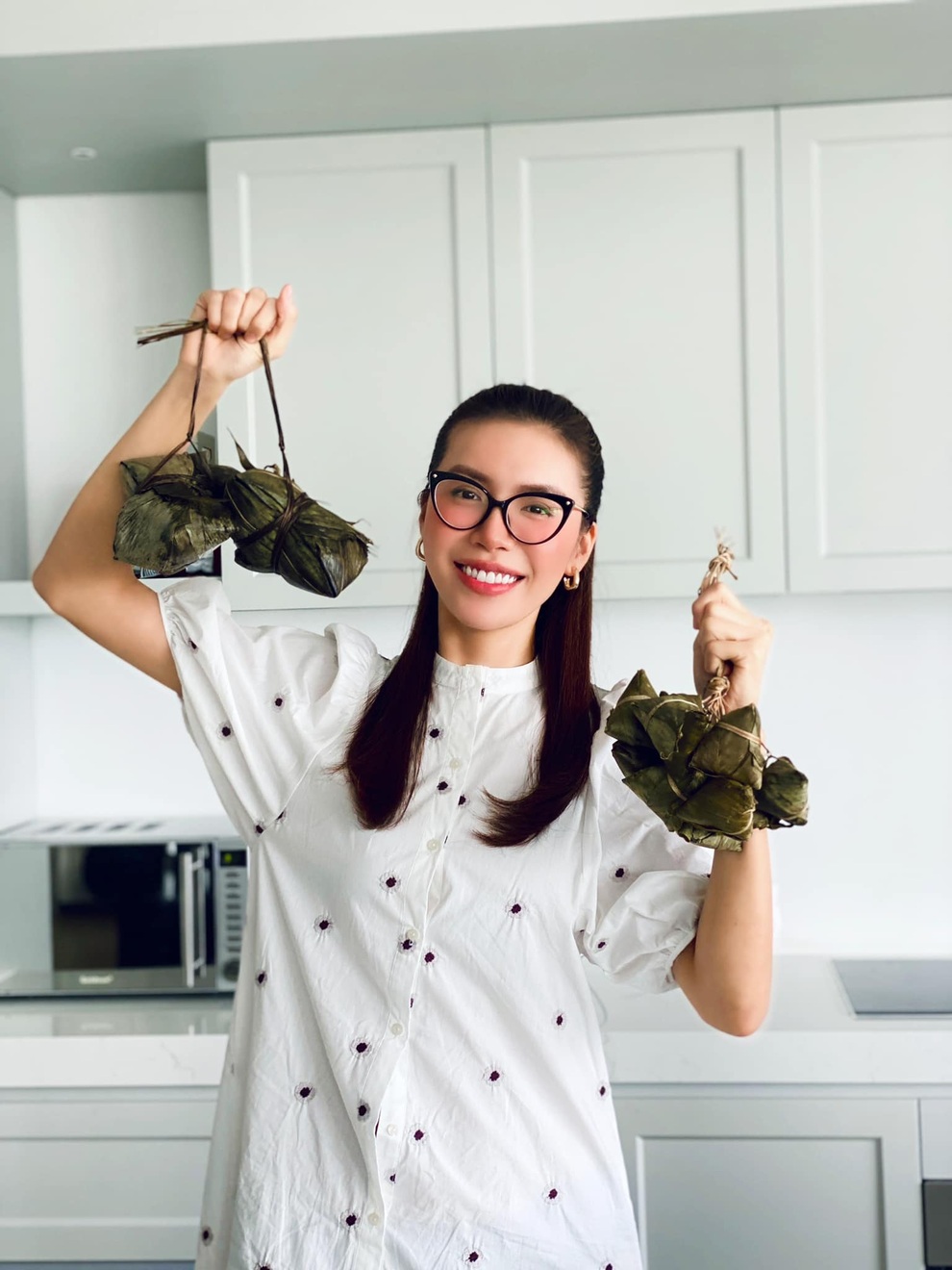 Minh Tú đầu tư chứng khoán, thanh lý đồ đạc kiếm tiền trang trải mùa dịch - 2 Minh Tú đầu tư chứng khoán, thanh lý đồ đạc kiếm tiền trang trải mùa dịch - 2