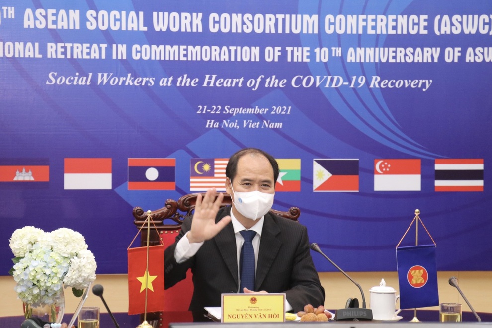 Công tác xã hội góp phần ứng phó đại dịch Covid-19 - 2 Công tác xã hội góp phần ứng phó đại dịch Covid-19 - 2