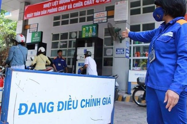 Thủ tướng: Bộ Công Thương, Tài chính không để thiếu xăng dầu trong mọi tình huống