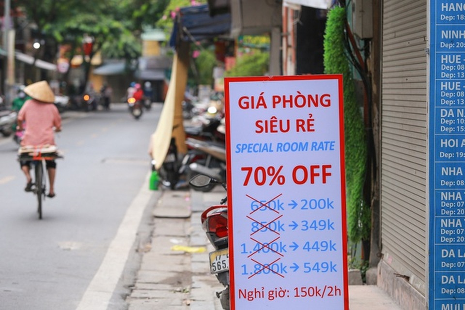 Lỗ hàng chục tỷ đồng, ông chủ khách sạn phố cổ đóng cửa, cắt giảm nhân viên - 2 Lỗ hàng chục tỷ đồng, ông chủ khách sạn phố cổ đóng cửa, cắt giảm nhân viên - 2