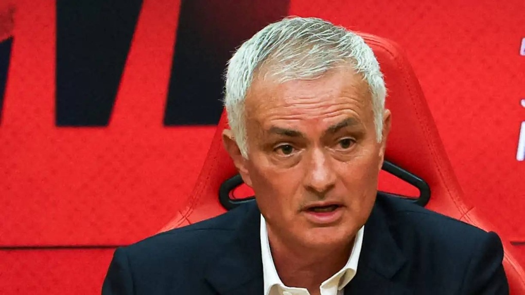 គ្រូបង្វឹក Mourinho ធ្វើការប្រកាសគួរឱ្យភ្ញាក់ផ្អើលអំពីប្រាក់ខែនៅក្លឹបថ្មី - 2 HLV Mourinho tuyên bố bất ngờ về mức lương ở CLB mới - 2