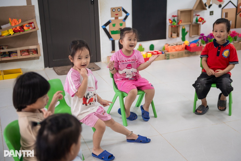 Làng Nủ sau bão: Từ nước mắt tang thương đến nụ cười hồi sinh - 6 Làng Nủ sau bão: Từ nước mắt tang thương đến nụ cười hồi sinh - 6